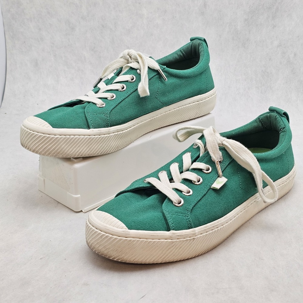EUC Cariuma OCA Green Canvas Low Top Sneaker Women's US 9 / EU 40  Arch Support